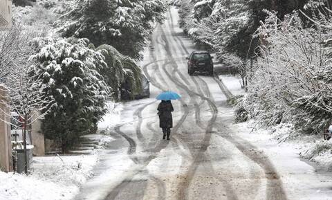Κακοκαιρία Κάρμελ: Επιμένει με βροχές, τσουχτερό κρύο και χιόνια-Ποιες περιοχές θα ντυθούν στα λευκά