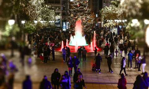 Εορταστικό ωράριο Χριστουγέννων 2021: Πώς θα λειτουργήσουν τα καταστήματα μέχρι την Πρωτοχρονιά