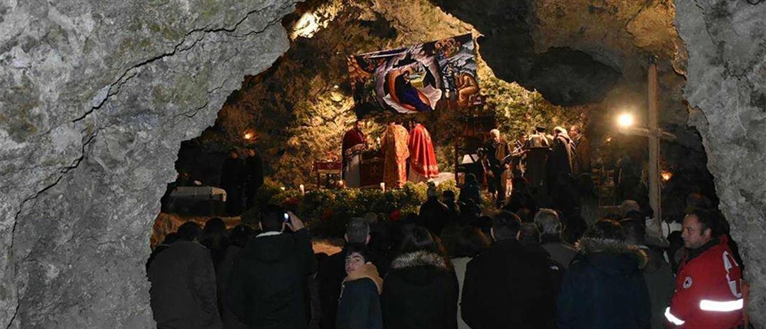 Ήθη και έθιμα των Χριστουγέννων στην Ελλάδα – Aπό το «πάντρεμα» της φωτιάς μέχρι τα ρουγκάτσια 37
