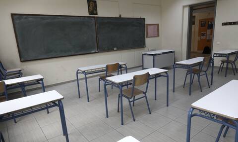 Χανιά: Δεκάδες κρούσματα εντοπίζονται σε σχολεία όλων των βαθμίδων