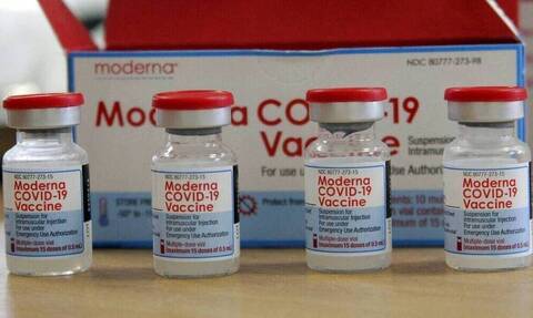 Κορονοϊός: Η Moderna ετοιμάζει νέο εμβόλιο κατά της μετάλλαξης Όμικρον