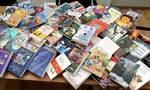 Το Μαξίμου έστειλε βιβλία λογοτεχνίας στην Τήνο, για τους νέους του νησιού