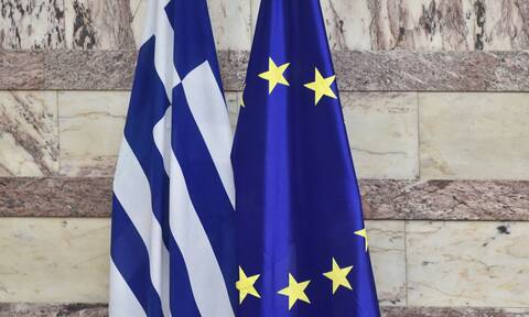Η ελληνική σημαία στη Βουλή