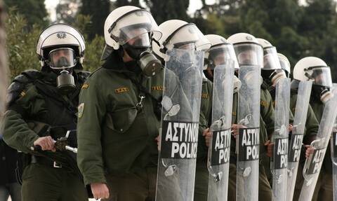 В Греции 75% полицейских сделали прививки от коронавируса