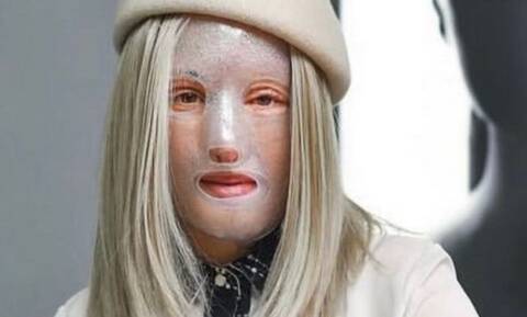 Ιωάννα Παλιοσπύρου: Απαντά στο πότε θα δείξει το πρόσωπό της χωρίς τη μάσκα