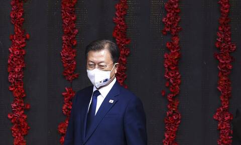 Νότια Κορέα: Ο πρόεδρος Μουν Τζε-ιν απένειμε χάρη στην φυλακισμένη για διαφθορά προκάτοχό του