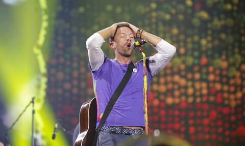 Άσχημα νέα για τους φαν των Coldplay: Ανακοίνωσαν πότε θα κυκλοφορήσουν το τελευταίο τους άλμπουμ