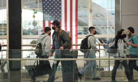 Εκατοντάδες πτήσεις ακυρώθηκαν στις ΗΠΑ λόγω πανδημίας