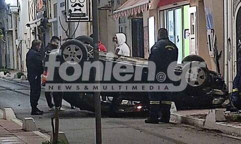 Κρήτη: Η εντυπωσιακή στιγμή που αυτοκίνητο αναποδογύρισε στο κέντρο του Αγίου Νικολάου