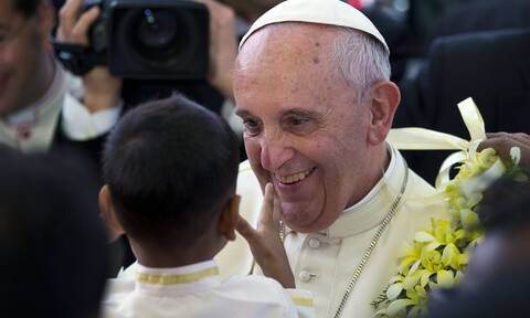 Ανακήρυξε «νεκρό» τον Πάπα Φραγκίσκο: Επική γκάφα για παρουσιάστρια ειδήσεων - «Όλοι κάνουμε λάθη»