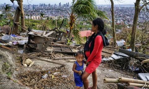 Φιλιππίνες: Τους 388 νεκρούς έφθασε ο απολογισμός των θυμάτων του τυφώνα Ράι (vid)
