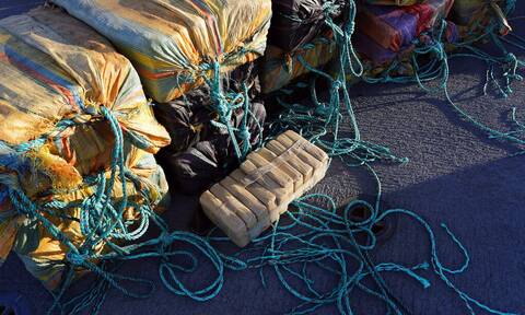 Ελ Σαλβαδόρ: Κατασχέθηκαν 4,1 τόνοι κοκαΐνης κατά τη διάρκεια επιχείρησης στον Ειρηνικό Ωκεανό      