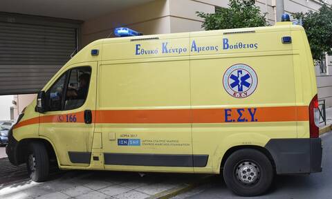 Τραγωδία στην Αθηνών - Κορίνθου: Η ΕΛ.ΑΣ. αναζητά στοιχεία για ανήλικη που σκοτώθηκε