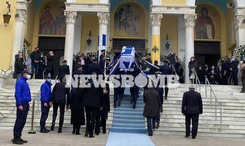 Κάρολος Παπούλιας: Σήμερα το τελευταίο «αντίο» - Με τιμές αρχηγού κράτους θα τελεστεί η κηδεία