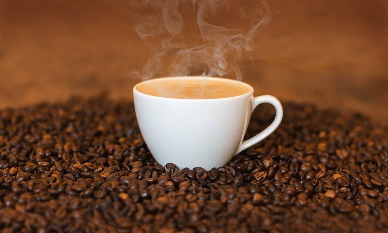 «Πικρός» ο καφές από σήμερα στο πλαστικό ποτήρι - Πόσο θα αυξηθεί