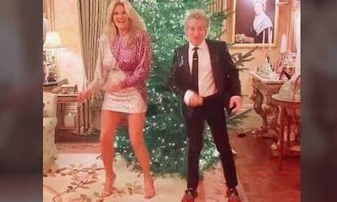 Ροντ Στιούαρτ: Αποχαιρετά το 2021 χορεύοντας μαζί με τη σύζυγό του - Το βίντεο που έγινε viral