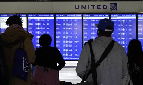 ΗΠΑ: Σχεδόν 2.600 πτήσεις ακυρώθηκαν την Πρωτοχρονιά εξαιτίας της Όμικρον και της κακοκαιρίας