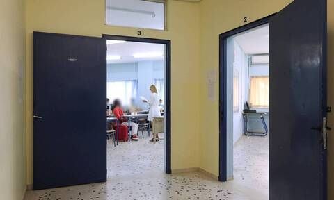 ΣΥΡΙΖΑ: Το άνοιγμα των σχολείων ανησυχεί την Κουμουνδούρου
