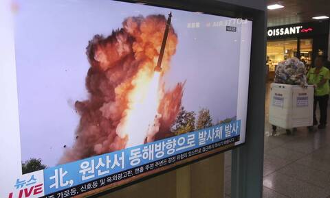 Η Βόρεια Κορέα εκτόξευσε κατά τα φαινόμενα βαλλιστικό πύραυλο αγνώστου τύπου