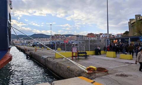 Μυτιλήνη: «Μπλόκο» στο λιμάνι για το πλοίο που έφυγε από τη Χίο - Αντιδράσεις για τη νέα δομή