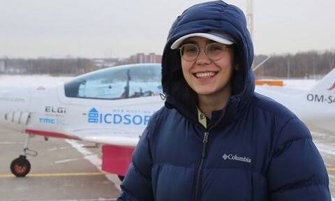 Στο Ηράκλειο η 19χρονη πιλότος που κάνει τον γύρο του κόσμου με μονοκινητήριο αεροσκάφος