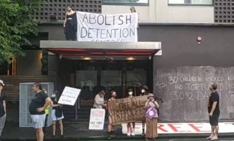 Τζόκοβιτς: Απελάθηκε από την Αυστραλία σταρ του διπλού - Κλεισμένοι κι άλλοι τενίστες στο ξενοδοχείο
