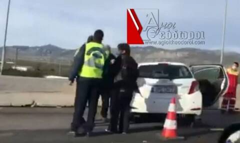 Τροχαίο στην εθνική οδό Αθηνών - Κορίνθου: Αυτοκίνητο κατέληξε σε διαχωριστικό κράσπεδο