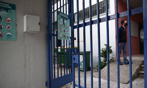 Σαρηγιάννης στο Newsbomb.gr: Τα σχολεία θα συμβάλλουν κατά 10% στην αύξηση των κρουσμάτων Covid-19