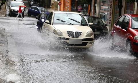 Χαλκιδική: Προβλήματα από την έντονη βροχόπτωση - Πού διεκόπη η κυκλοφορία