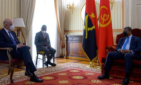 Συνάντηση Νίκου Δένδια με τον πρόεδρο της Ανγκόλας
