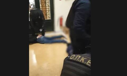Φοιτητές της ΑΣΟΕΕ οι έξι συλληφθέντες που προσπαθούσαν να «στήσουν» στέκι μέσα στο Πανεπιστήμιο