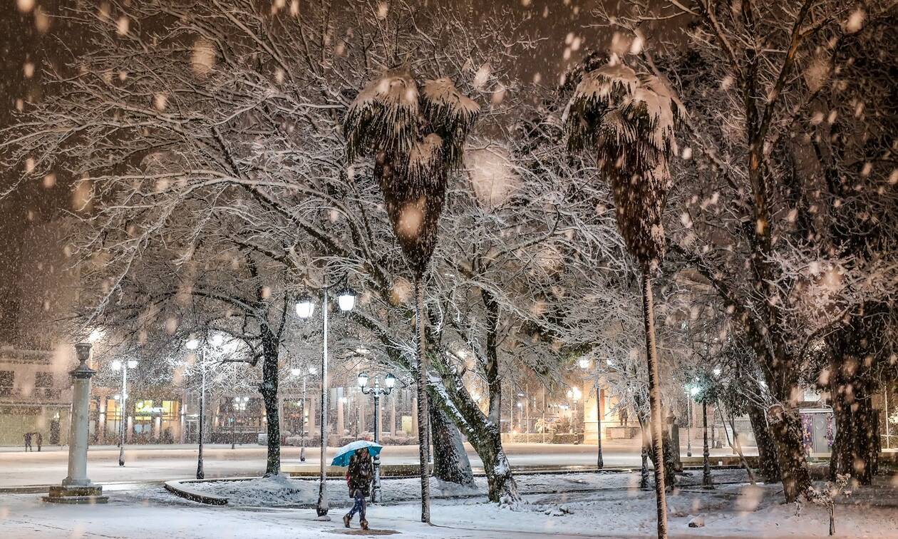 Καιρός τώρα: «Παγωμένη» νύχτα σε όλη τη χώρα! Πού χιονίζει - Πολικές θερμοκρασίες στη βόρεια Ελλάδα