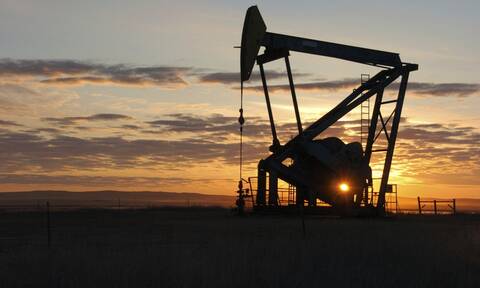 «Καλπάζει» το πετρέλαιο - Πλησιάζει τα 85 δολάρια το Brent