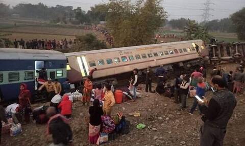 Τραγωδία στην Ινδία: Επτά νεκροί από εκτροχιασμό τρένου (pics)