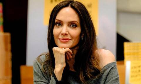 Πώς ήταν σαν μητριά η Angelina Jolie; Ο γιος του πρώην συζύγου της αποκαλύπτει