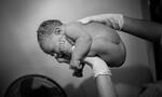 Δέκα φωτογραφίες νεογέννητων στην αίθουσα τοκετού
