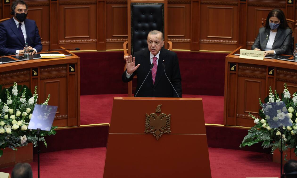 Τουρκία: Ο Ερντογάν «απλώνεται» στην Αλβανία, η Δύση εξοργίστηκε με την απόφαση για τον Οσμάν Καβαλά