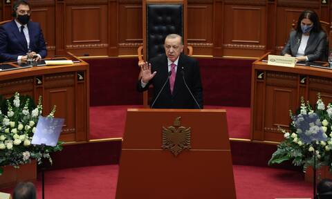 Τουρκία: Ο Ερντογάν «απλώνεται» στην Αλβανία, η Δύση εξοργίστηκε με την απόφαση για τον Οσμάν Καβαλά