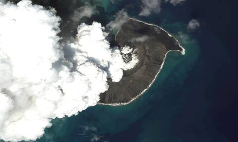 Τόνγκα: Η έκρηξη του υποθαλάσσιου ηφαιστείου «κατάπιε» ολόκληρα νησιά - Εντυπωσιακές φωτογραφίες