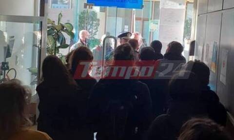 Πάτρα: Αντιεξουσιαστές έκαναν «ντου» στα γραφεία της 6ης Υγειονομικής Περιφέρειας