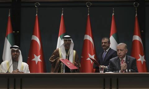 Τουρκία και ΗΑΕ προχώρησαν σε οικονομική συμφωνία