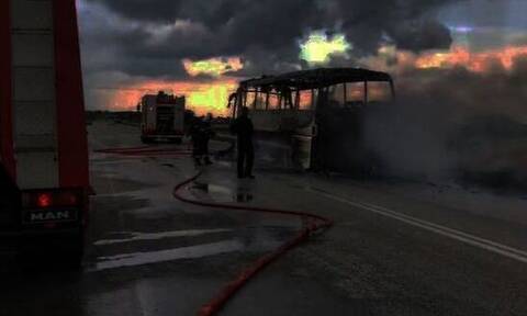 Φθιώτιδα: Συναγερμός για φωτιά σε λεωφορείο στην εθνική οδό
