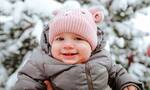 Μωρά βλέπουν για πρώτη φορά χιόνι και οι αντιδράσεις τους είναι απολαυστικές