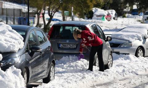 Με δρόμους «παγοδρόμια» η επιστροφή στην κανονικότητα – Κίνδυνος θάνατος οι παγωμένοι δρόμοι