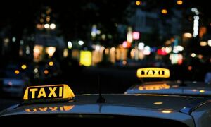 Θεσσαλονίκη: Οδηγός ταξί έπεσε θύμα ληστείας από ζευγάρι που τον απείλησε με μαχαίρι