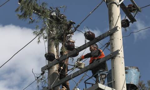 Ρεπορτάζ Newsbomb.gr: «Πόλεμος» δήμων - ΔΕΔΔΗΕ για τις διακοπές ρεύματος