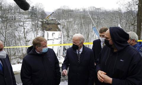 ΗΠΑ: Ο πρόεδρος Μπάιντεν επισκέφθηκε τη γέφυρα που κατέρρευσε στο Πίτσμπουργκ