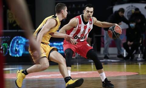 Basket League: Ο Σλούκας έσωσε τον Ολυμπιακό από την ψυχωμένη ΑΕΚ - Τα highlights κι η βαθμολογία