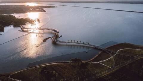 Σαγκάη: Μια «υβριδική γέφυρα» στη λίμνη Yuandang