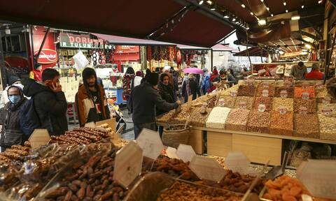 Τουρκία - Πανικός στα σούπερ μάρκετ λόγω ακρίβειας: Βάζουν συναγερμό σε καφέ και σοκολάτες